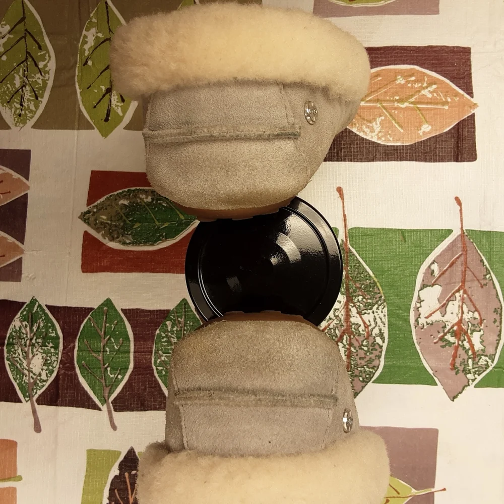 RARE Genuine Ugg Solana Moccasin Size 8M - Picture 9 of 12